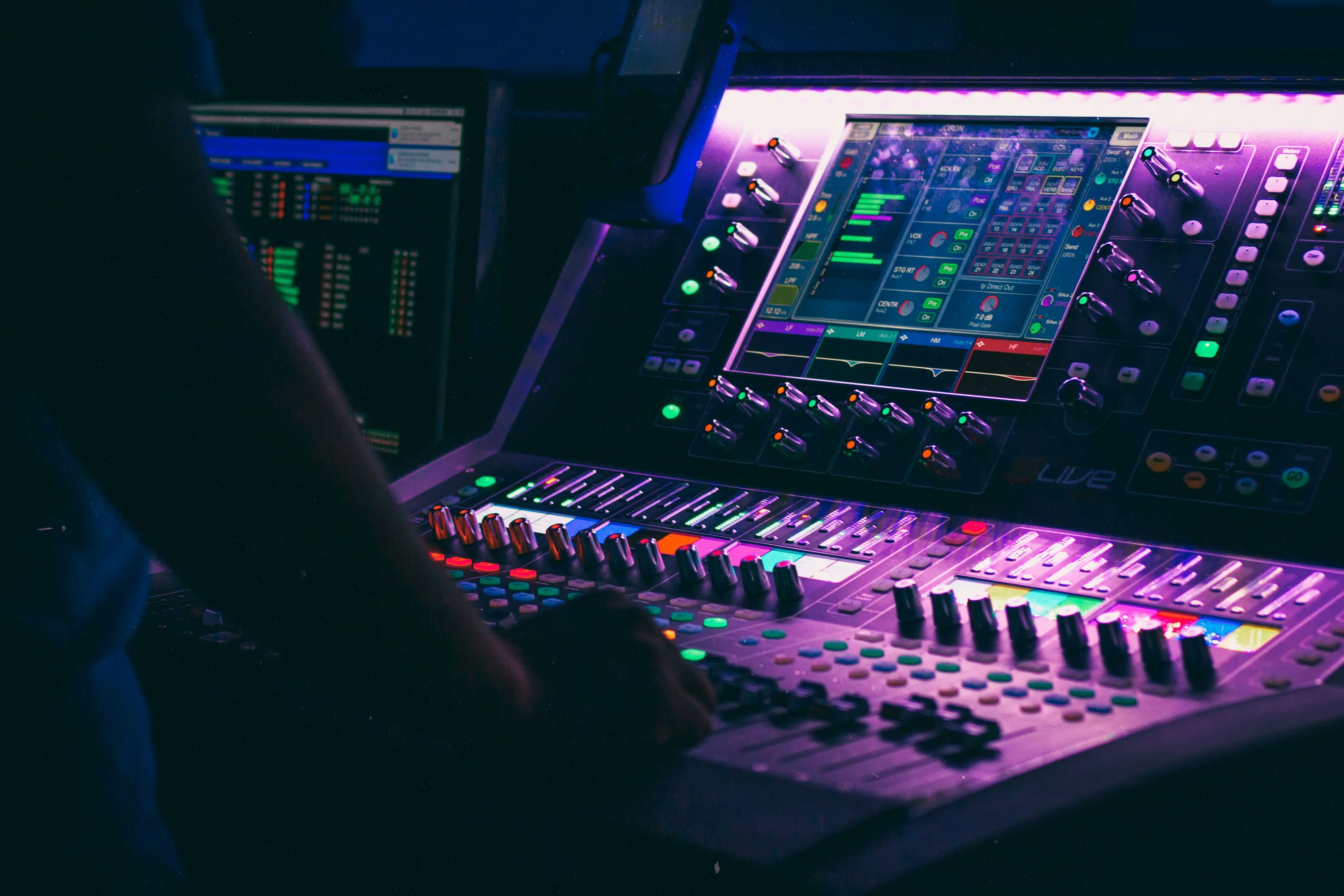 Deep Sound Equipment